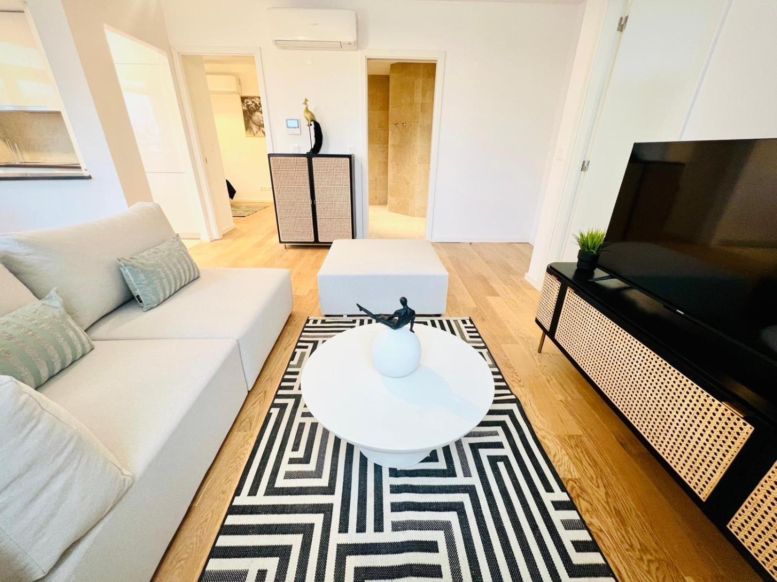 Lisbon Pink House II Beautiful 2 Bedroom Flat In City Center Exterior photo